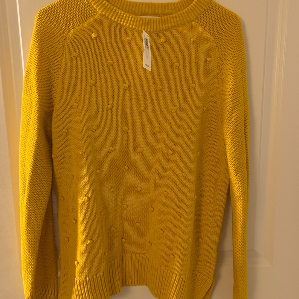 NWT Women’s Yellow Old Navy sweater size med